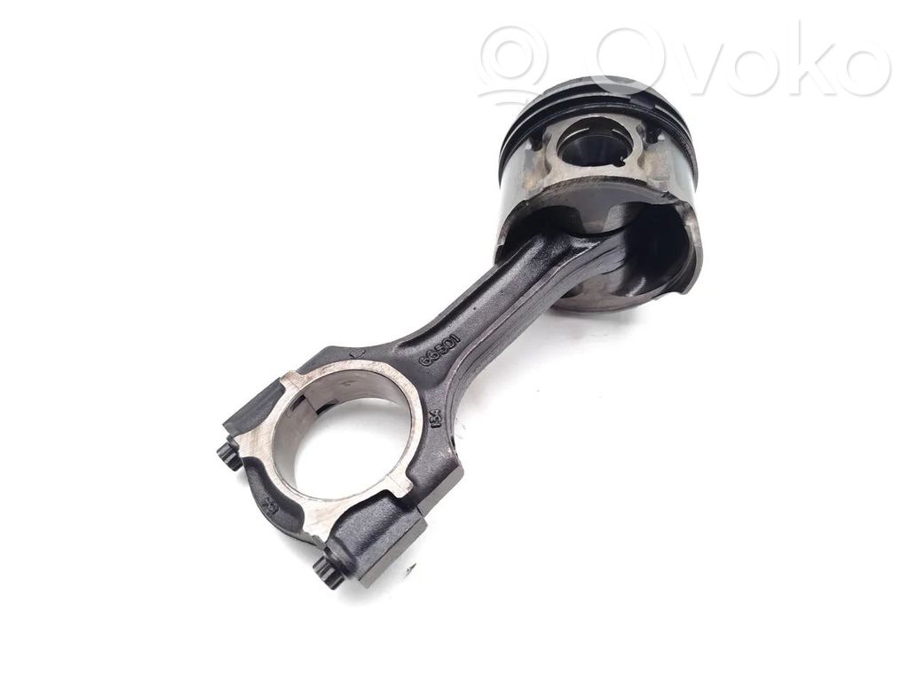 SsangYong Rexton Piston with connecting rod 