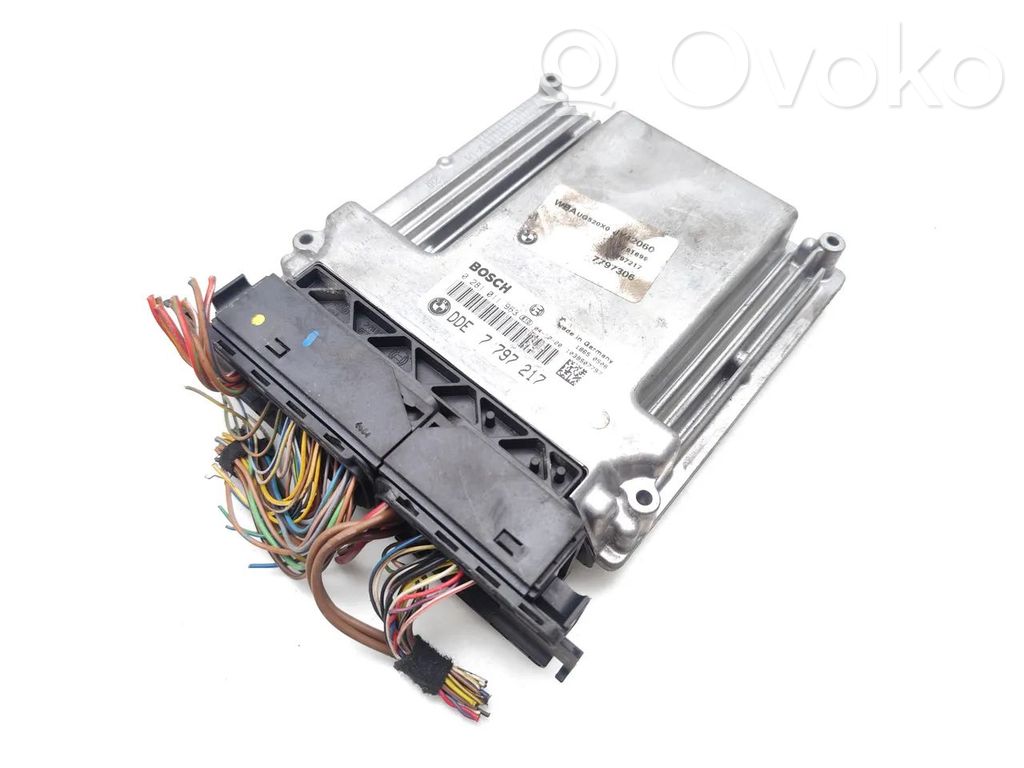 BMW 1 E81 E87 Engine control unit/module 