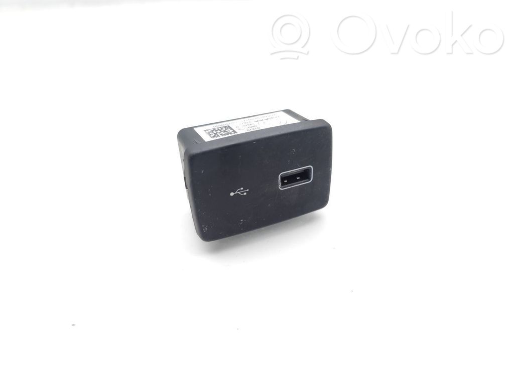 USB-pistokeliitin   07356855900