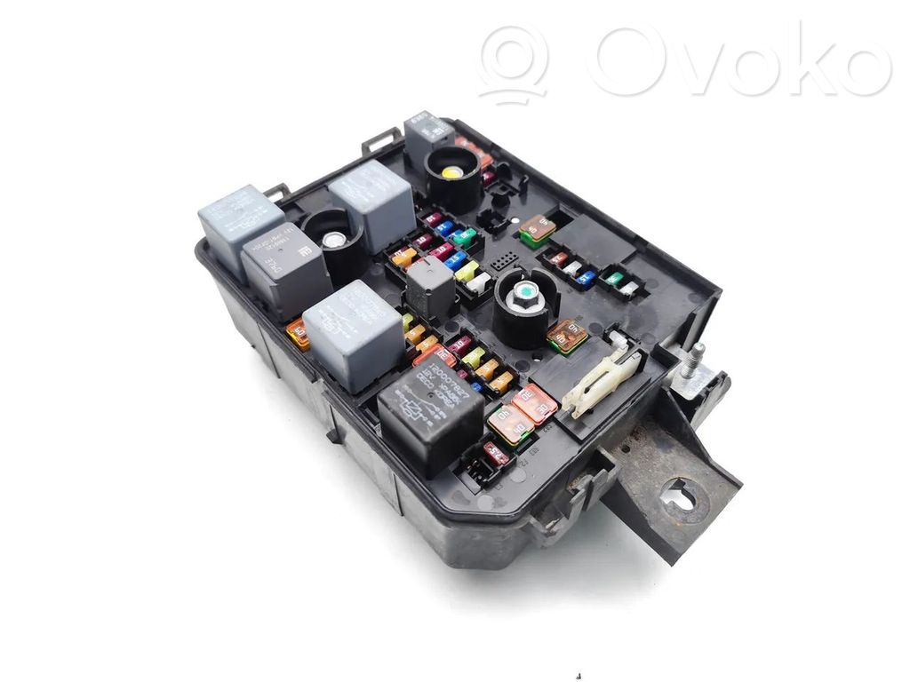 Opel Mokka X Fuse module 