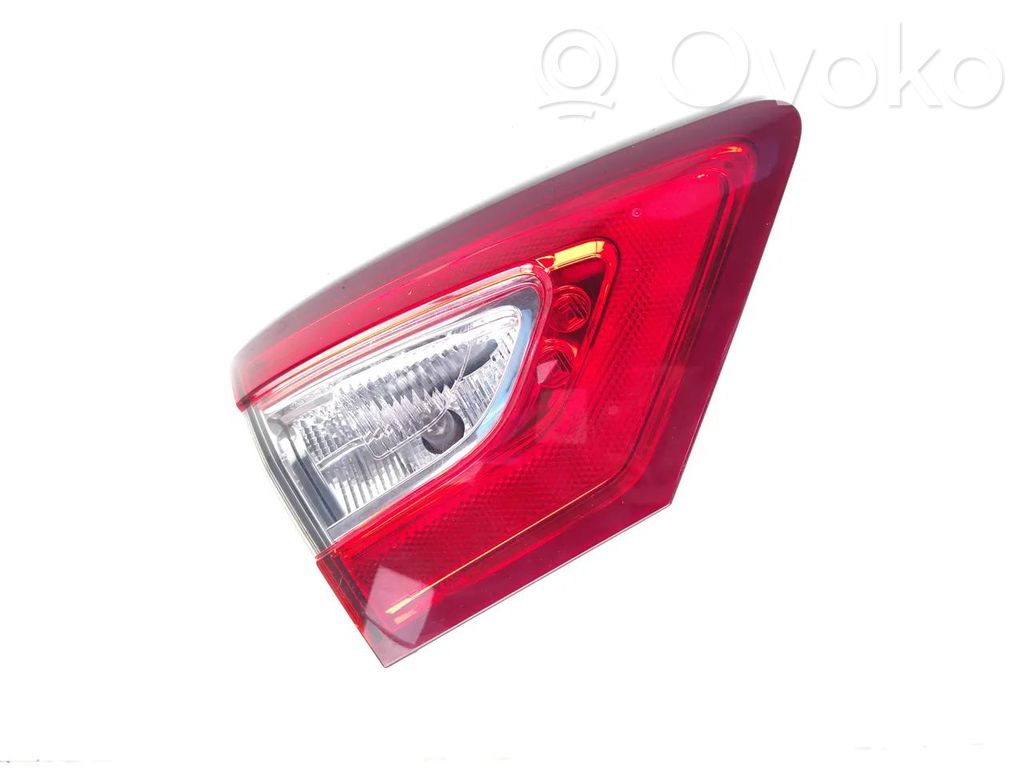 Ford Mondeo MK V Galinis žibintas dangtyje 