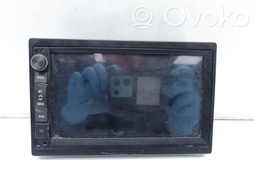 Radio/CD/DVD/GPS head unit