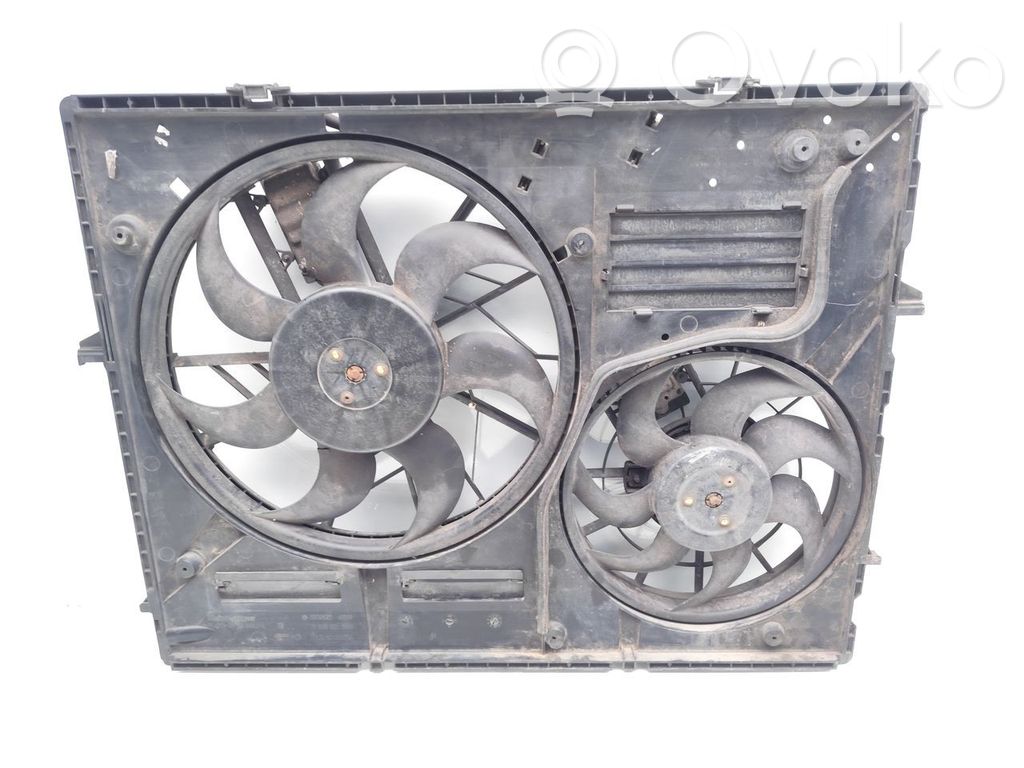 Volkswagen Touareg I Aro de refuerzo del ventilador del radiador 