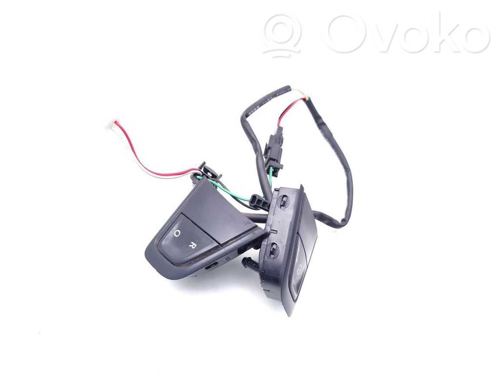 Nissan NV400 Pulsanti/interruttori sul volante
