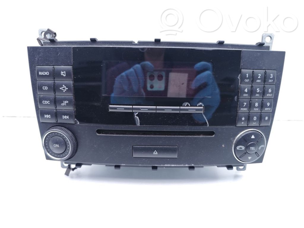Mercedes-Benz C W203 Panel / Radioodtwarzacz CD/DVD/GPS 