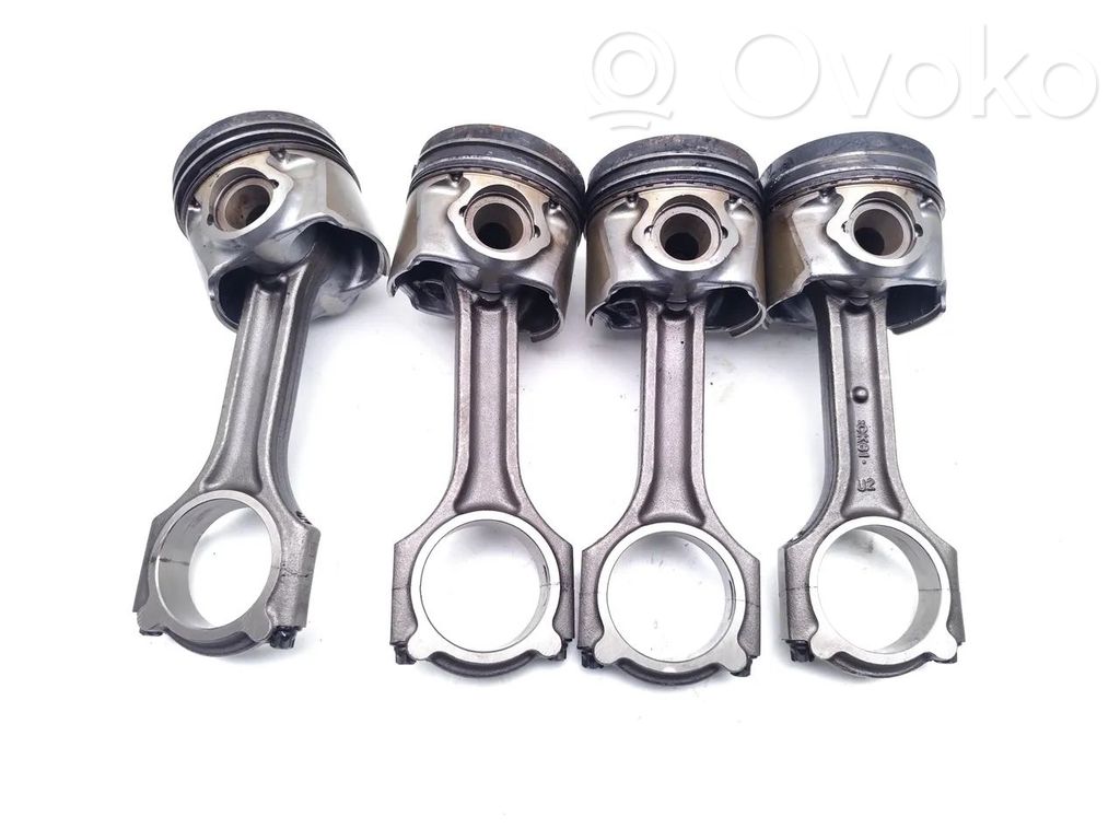 Piston with connecting rod   D4FB
