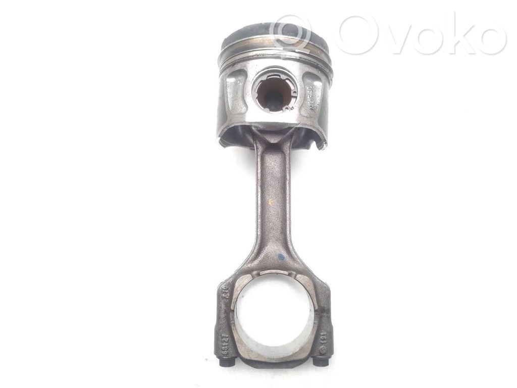 Jeep Cherokee Piston with connecting rod 