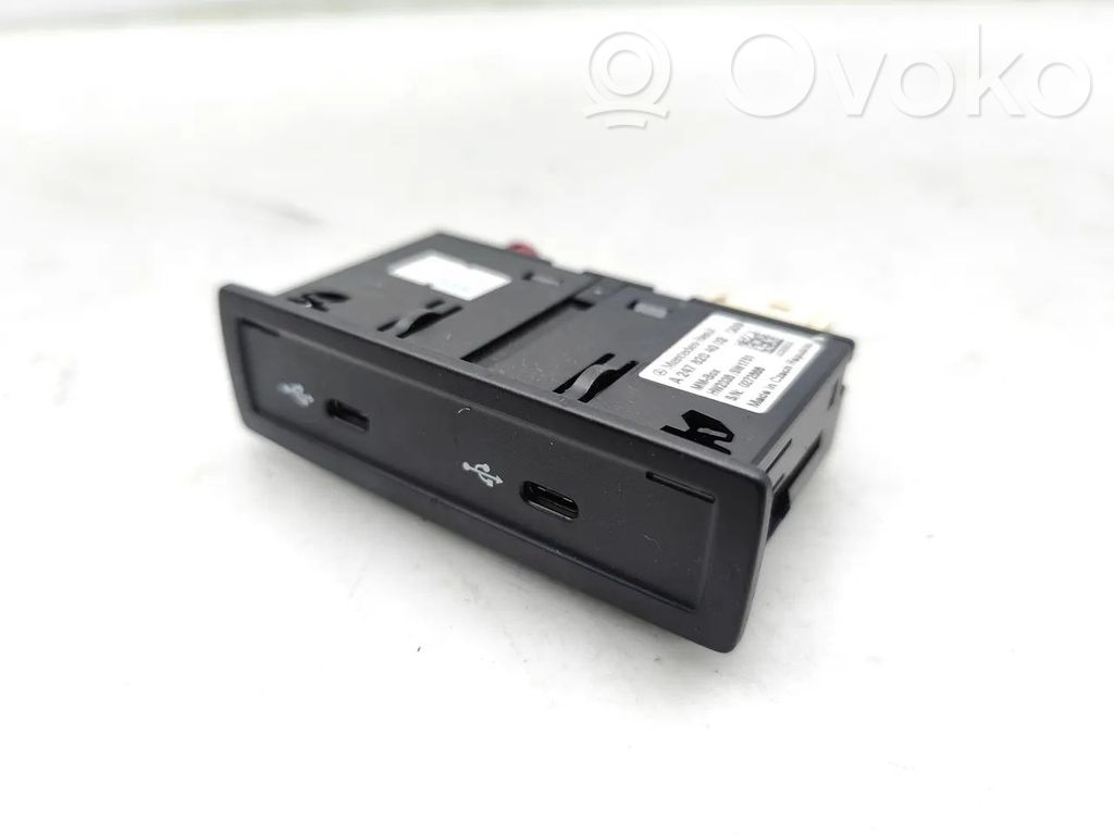 Enchufe conector USB   A2478204002