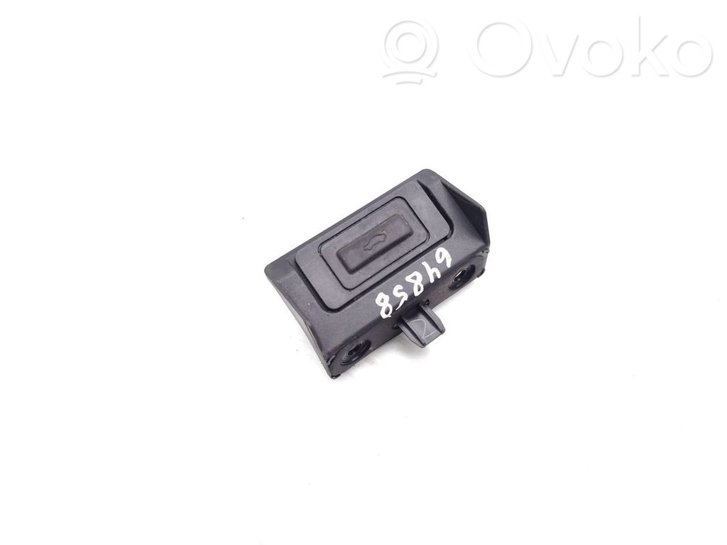 Chery 5/C5 Tailgate opening switch 