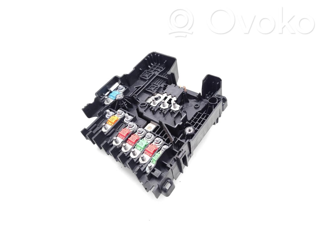 Peugeot Traveller Fuse module 