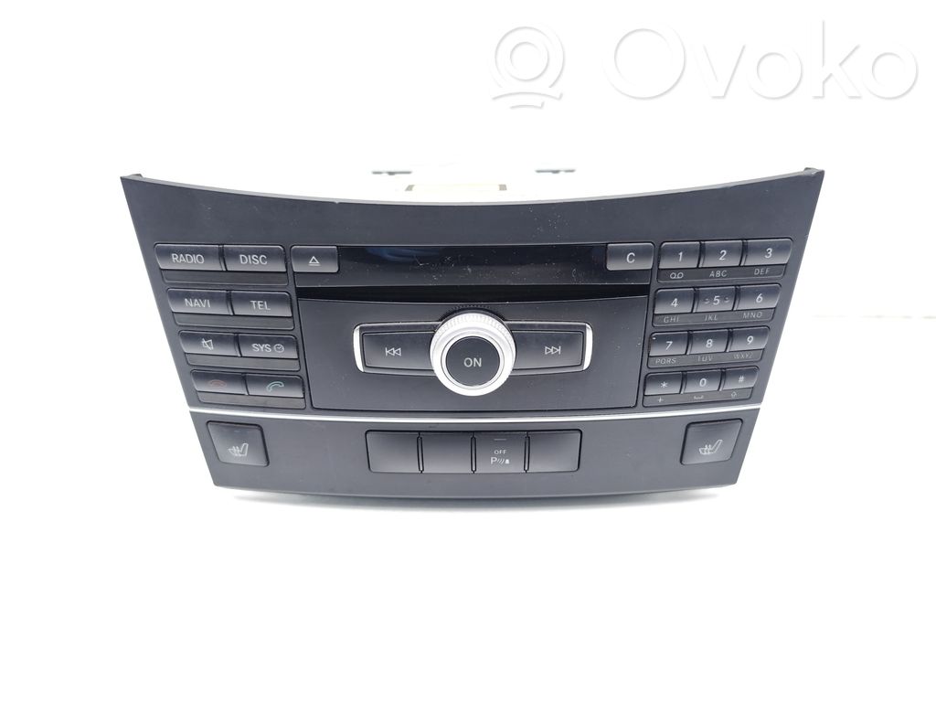 Mercedes-Benz E C207 W207 Panel / Radioodtwarzacz CD/DVD/GPS 