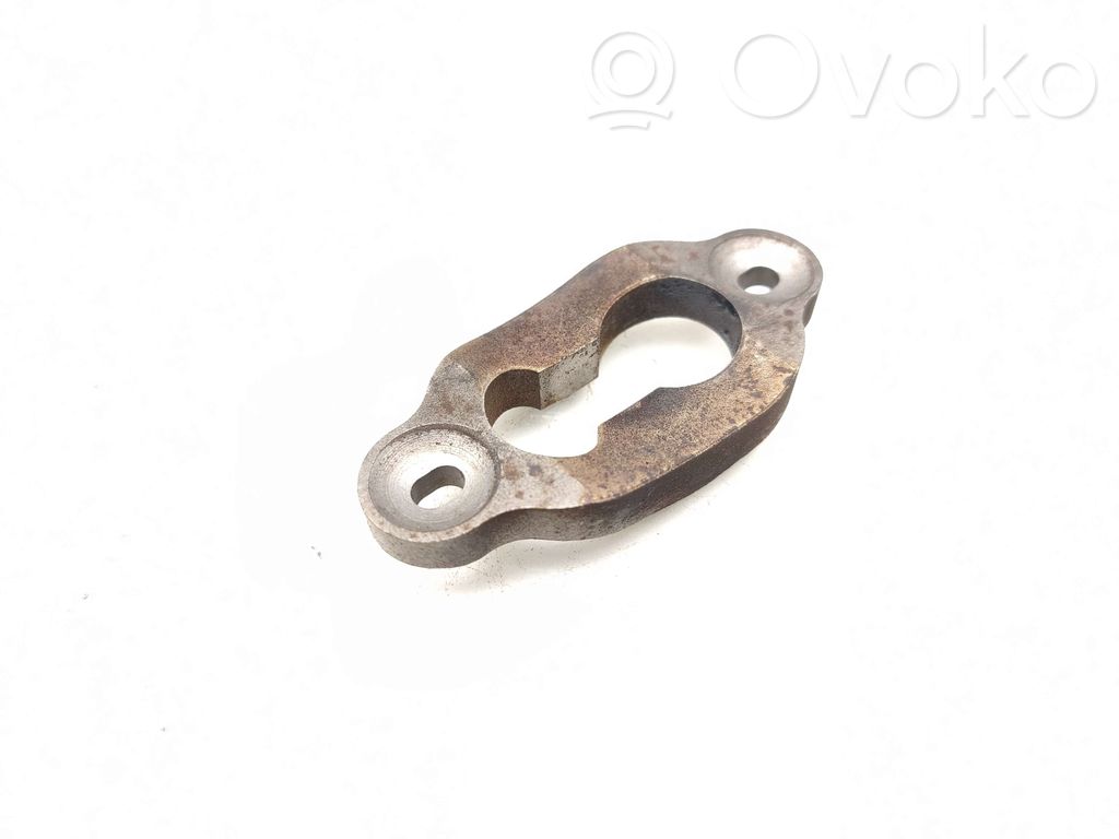 Abrazadera del inyector de combustible   SHY