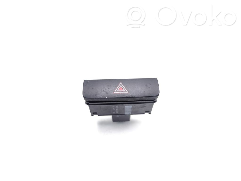 Volkswagen PASSAT CC Hazard light switch 