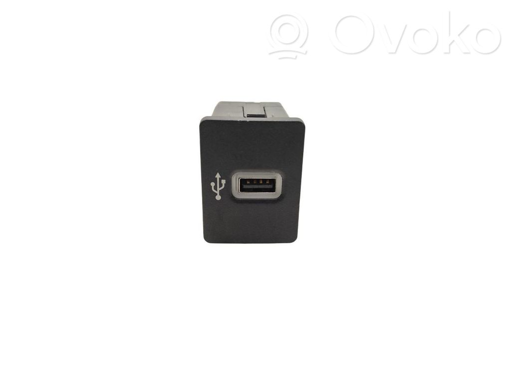 Ford Transit -  Tourneo Connect Connecteur/prise USB 