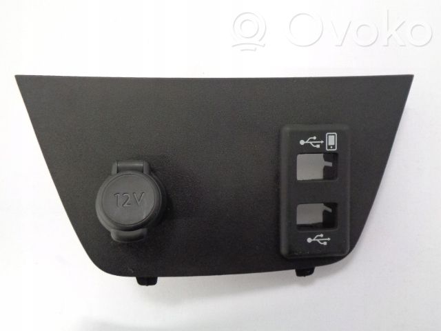 Opel Crossland X Enchufe de 12V (trasero) 