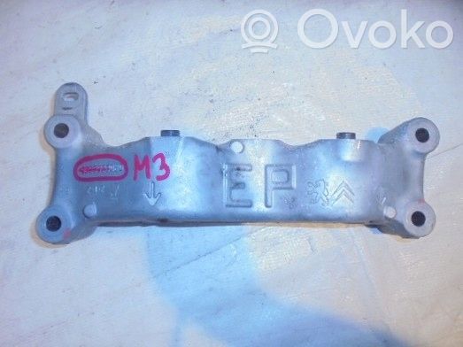 Peugeot 308 Engine mounting bracket 