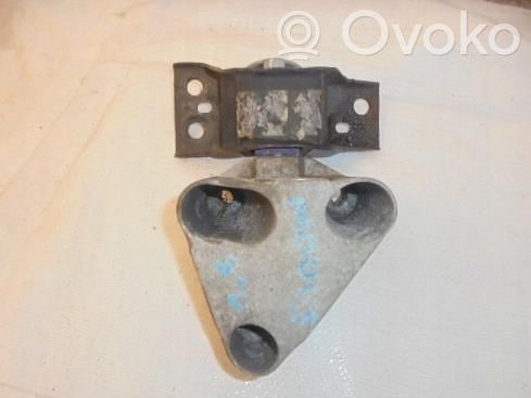 Renault Laguna III Engine mount vacuum valve 