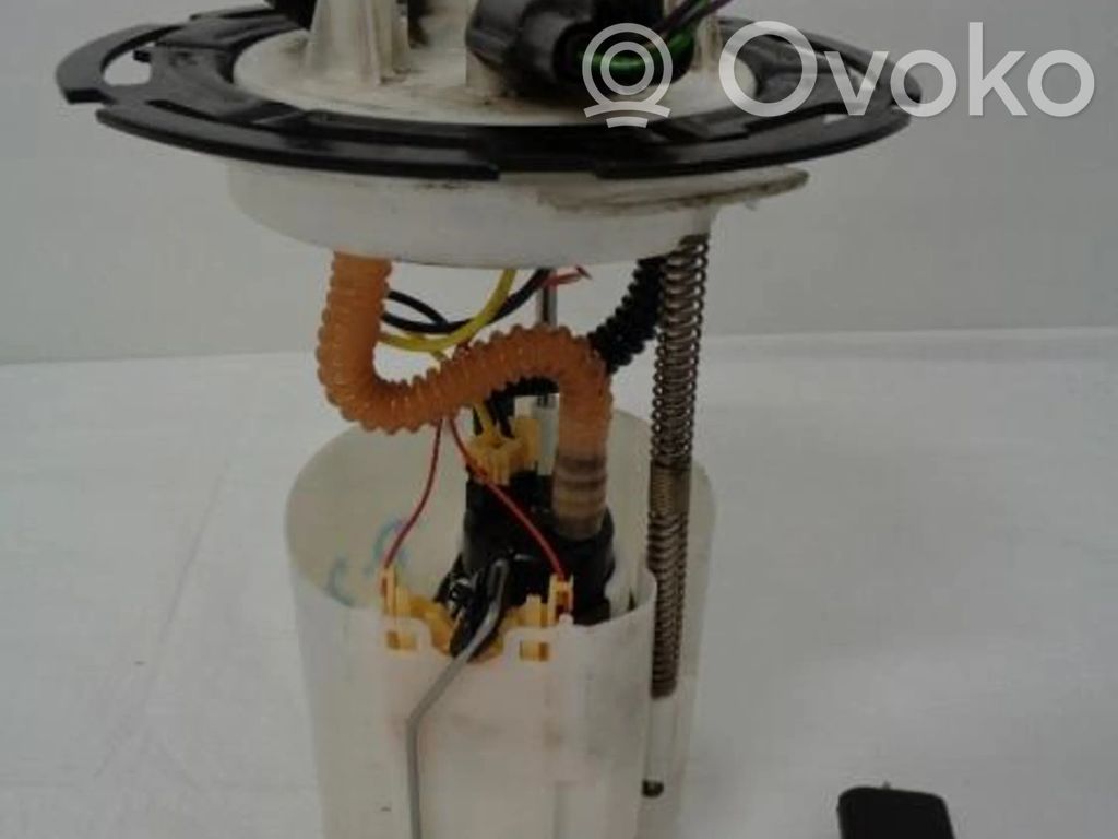 Nissan Note (E12) Bomba interna de combustible 