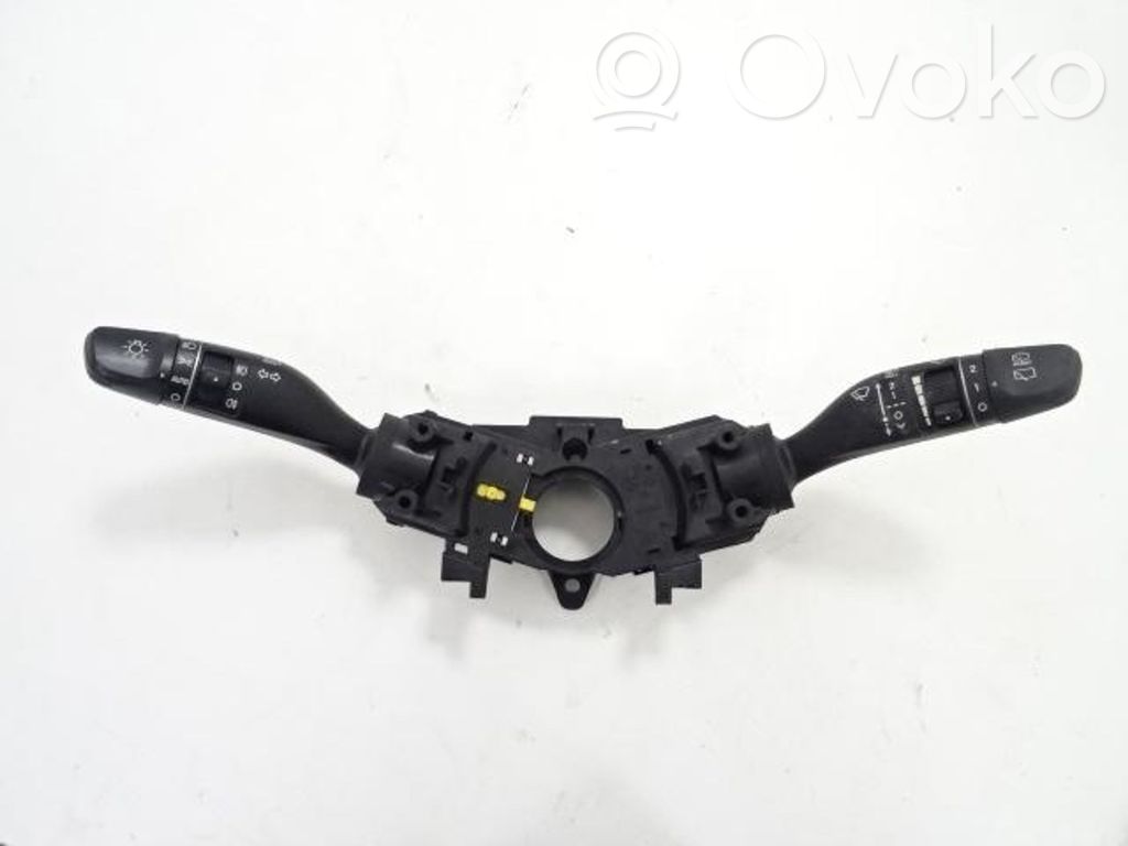Hyundai i30 Interruptor/palanca de limpiador de luz de giro 
