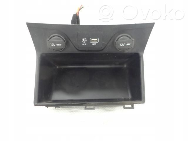 Enchufe conector USB   84631D7000