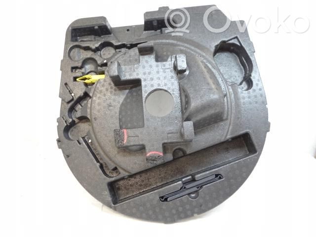 Citroen DS4 Spare wheel section trim 