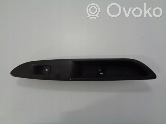 Opel Mokka Electric window control switch 