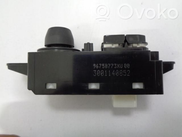Peugeot 208 I Interruptor de luz antiniebla 