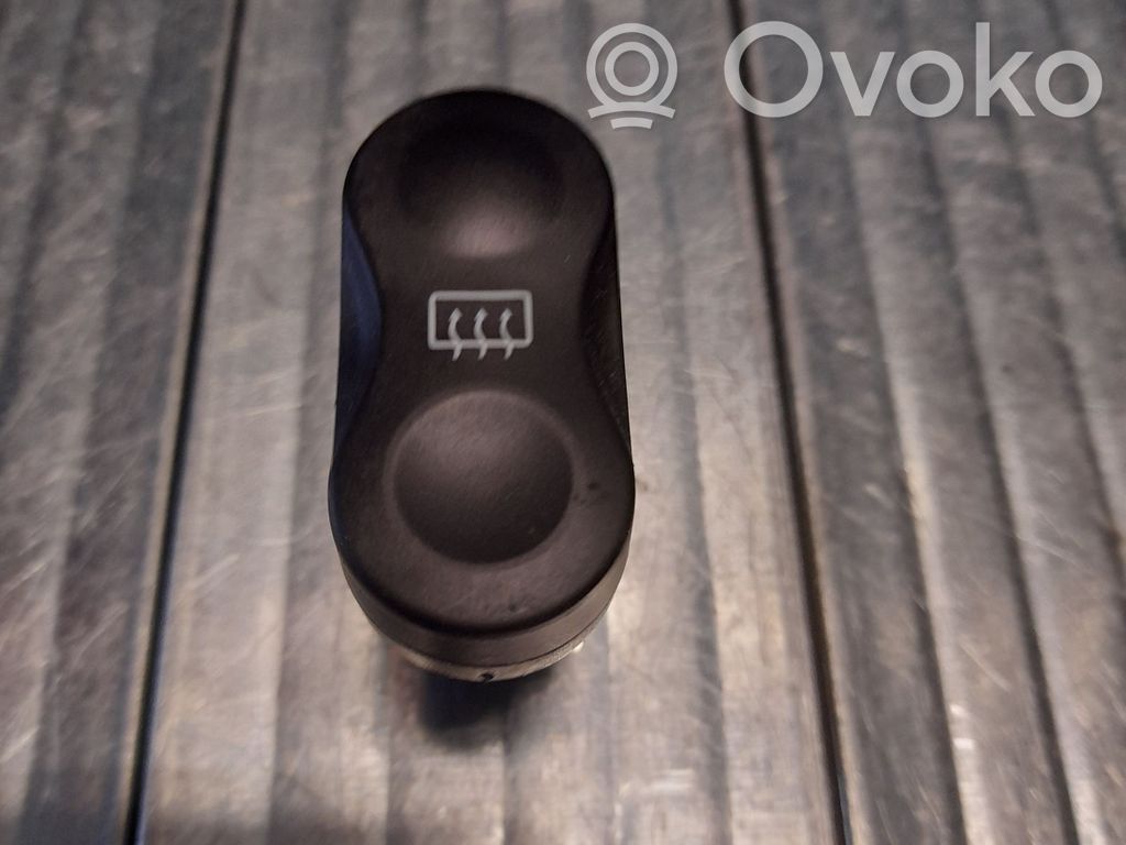 Dacia Duster Windscreen/window heater switch 