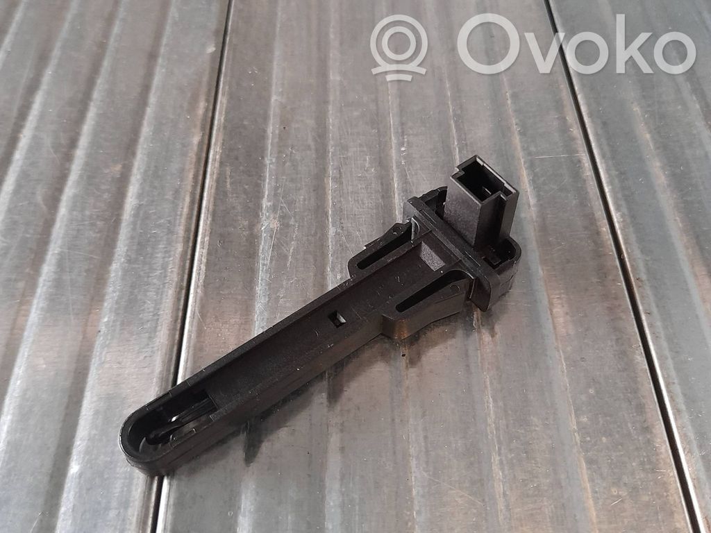 Interior temperature sensor   10038701