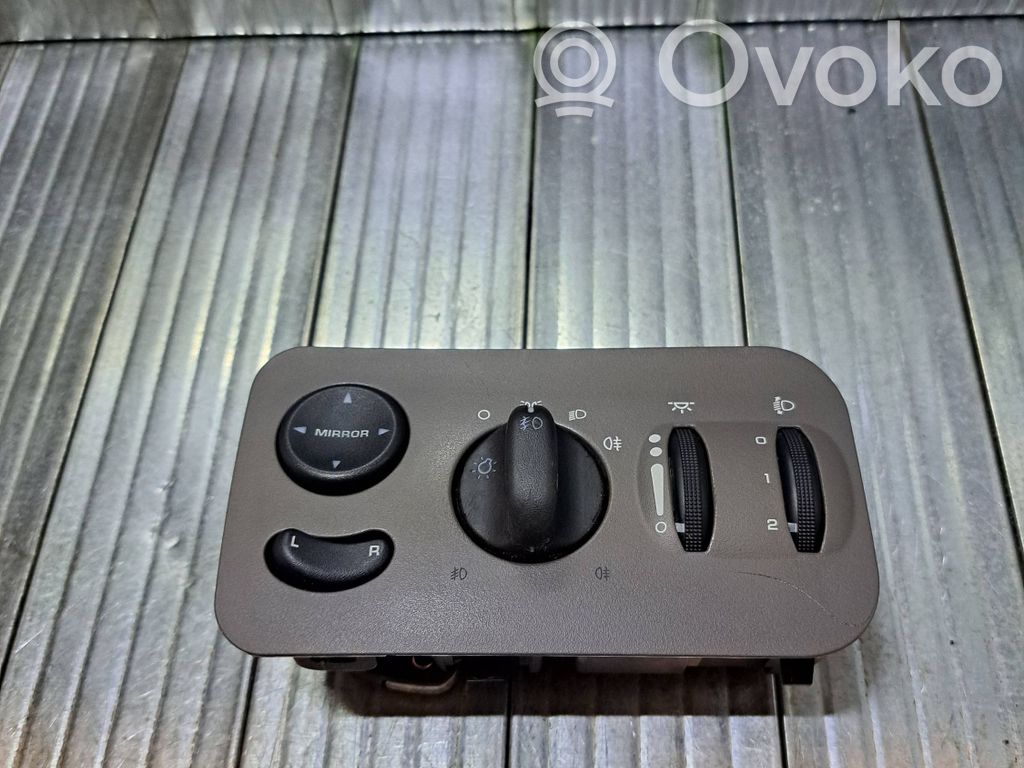 Chrysler Voyager Light switch 
