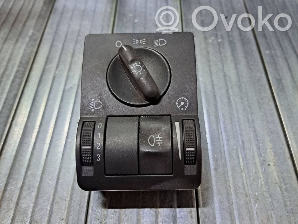 Opel Corsa C Przełącznik świateł 