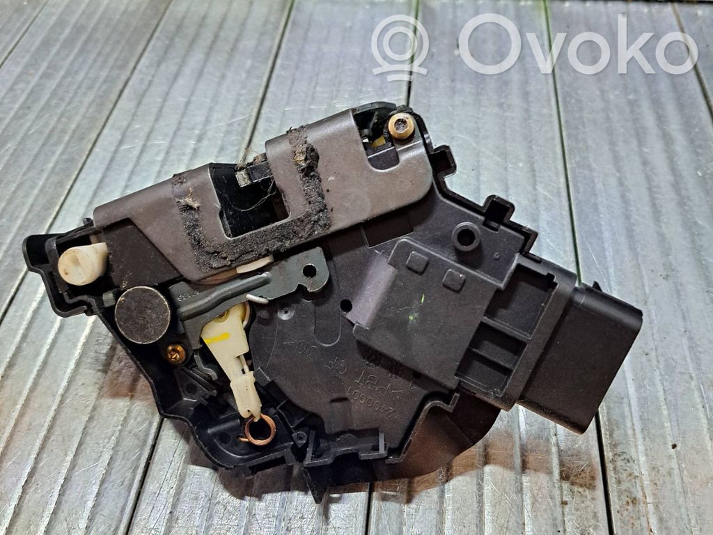 Ford Focus C-MAX Aizmugurē slēdzene 