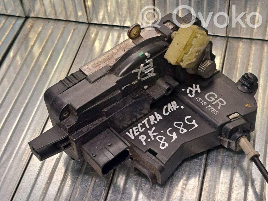 Opel Vectra C Priekšpusē slēdzene 