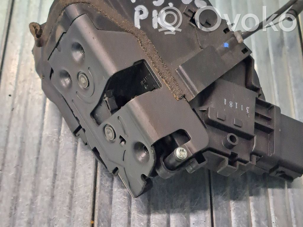 Mazda 5 Front door lock 