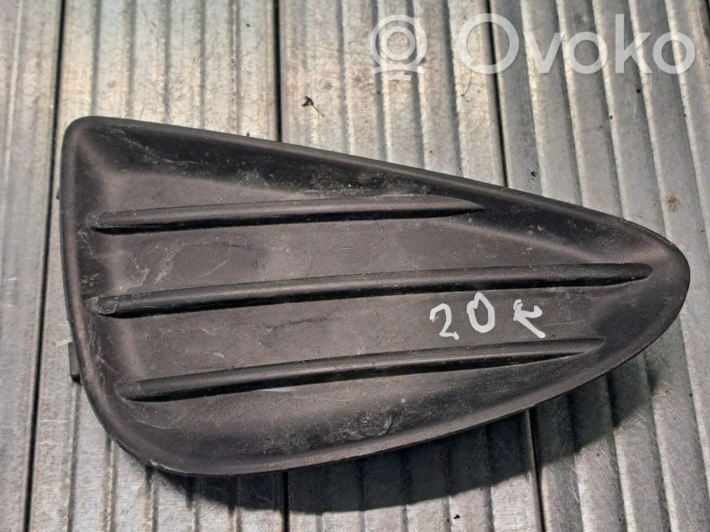 Toyota Yaris Kratka dolna zderzaka przedniego 