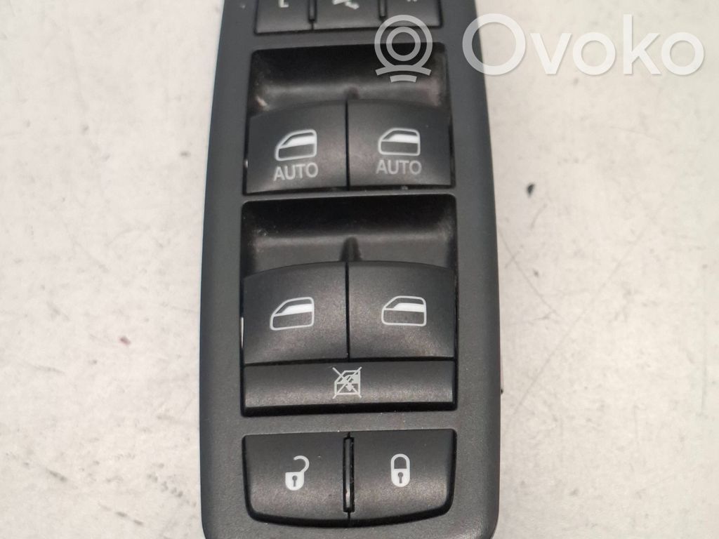 Fiat Freemont Electric window control switch 