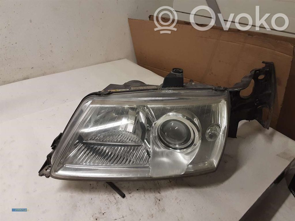 Headlight/headlamp   5496385