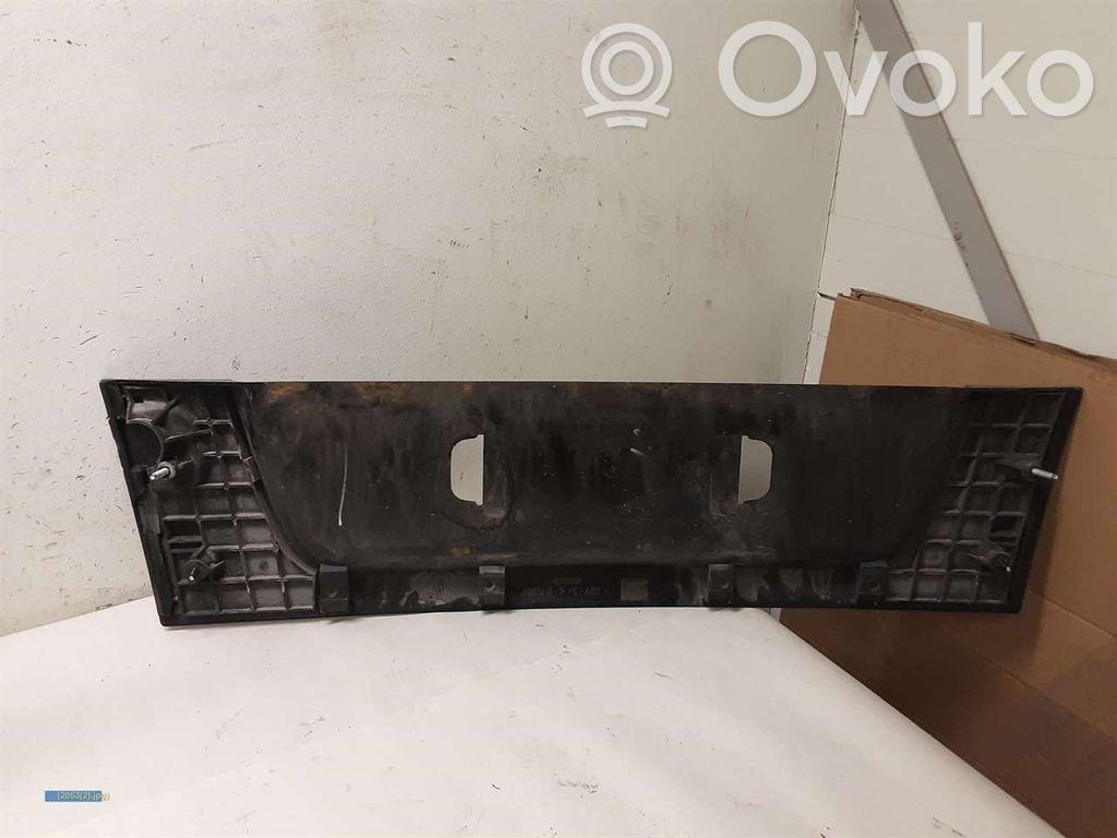 Tailgate trim   5283619