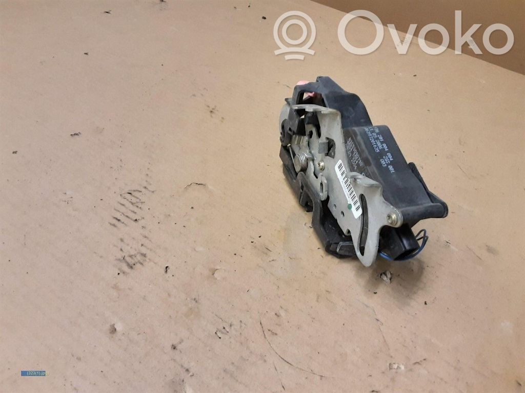 Mercedes-Benz Vito Viano W639 Zamek drzwi przednich 