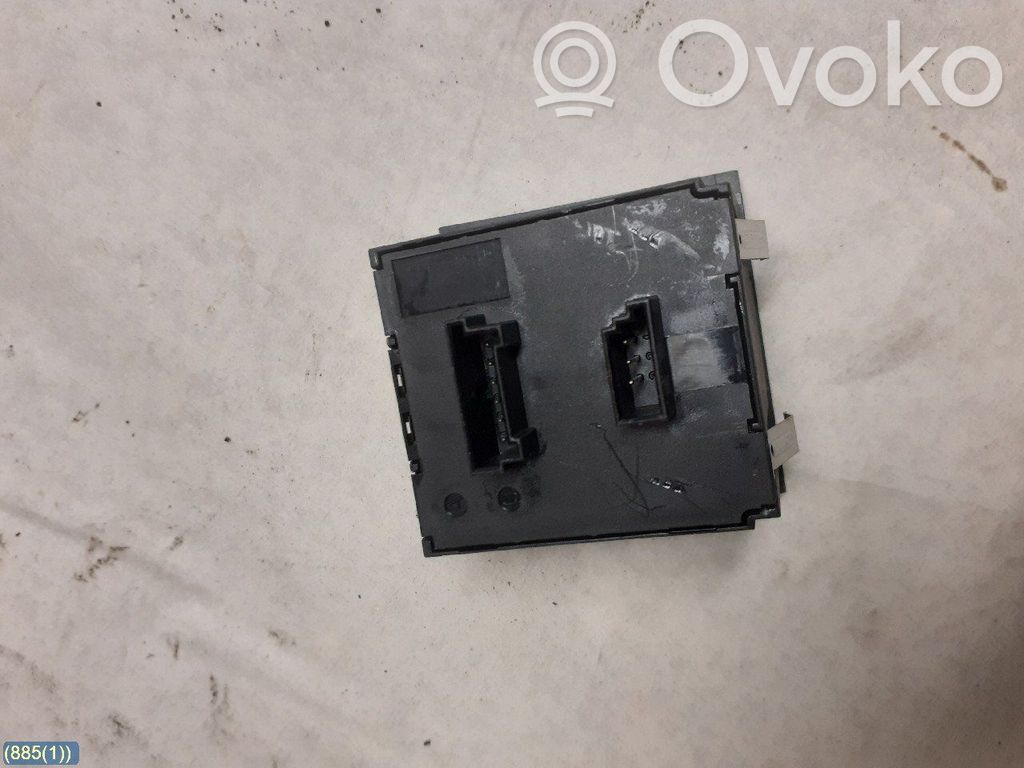 Botón interruptor de luz de peligro   61319196713,549549500