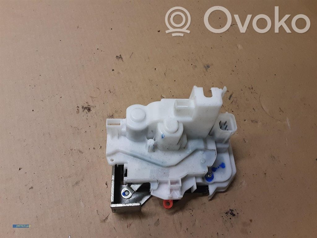 Opel Combo D Priekšpusē slēdzene 