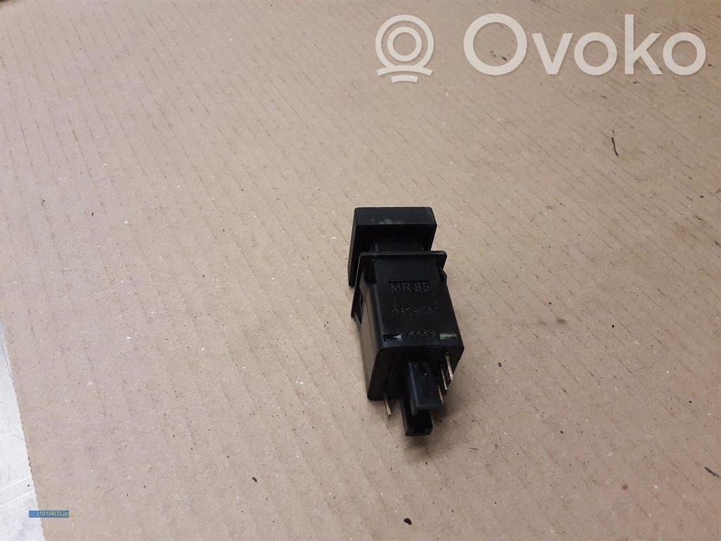 Light switch   9523747