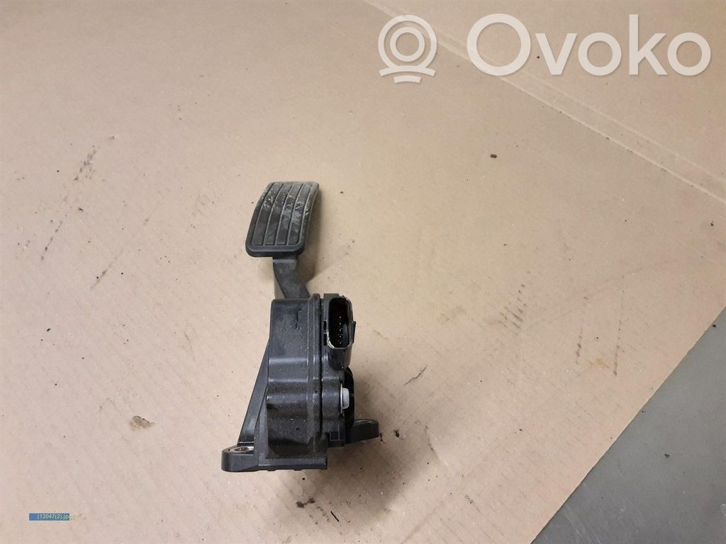 Accelerator throttle pedal   36010FJ010