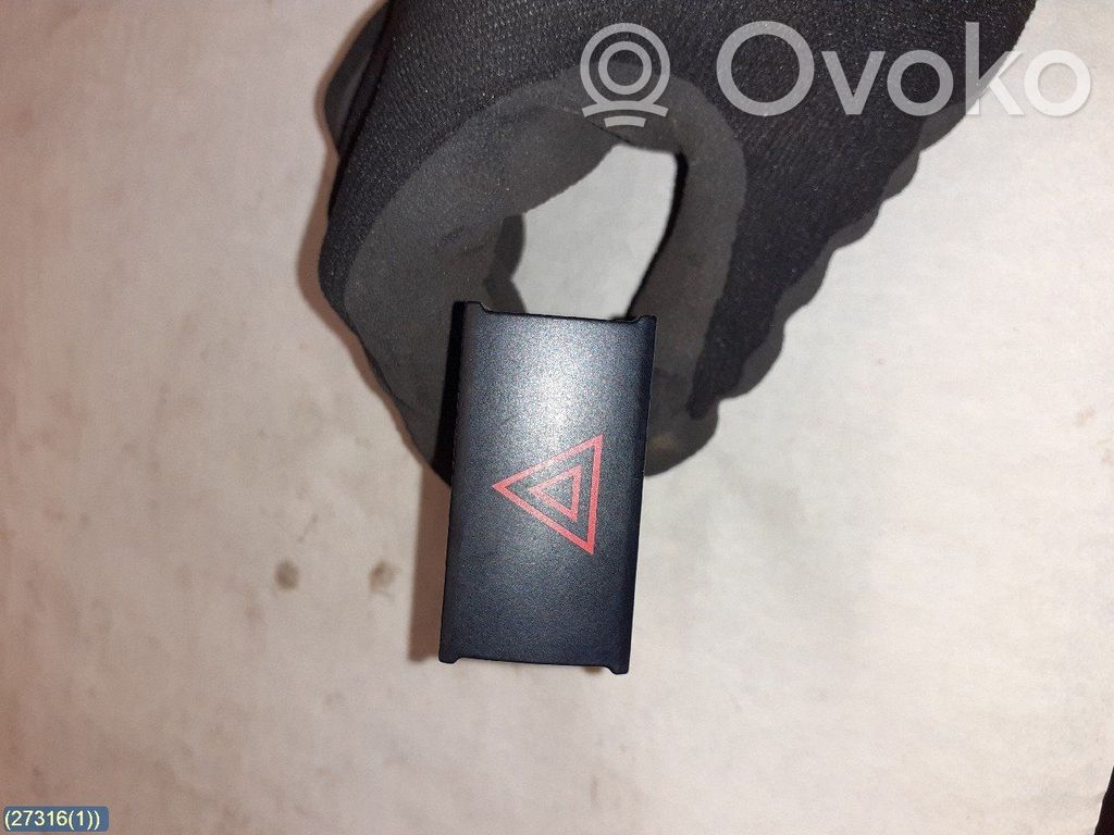 Hazard light switch   864W0140