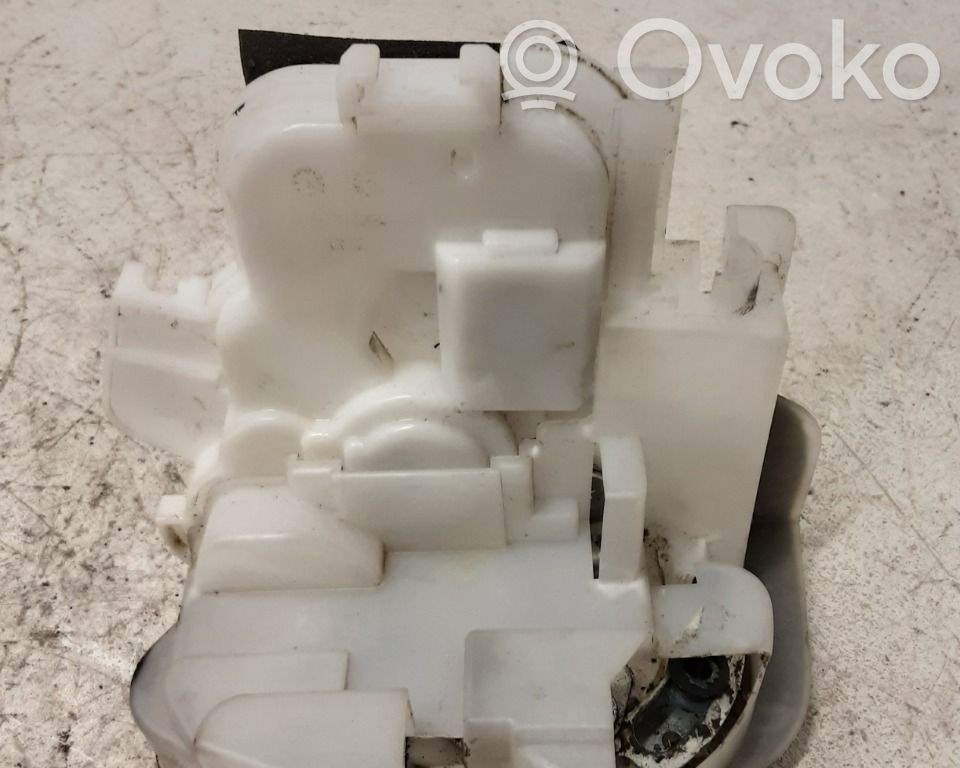 Front door lock   61032AJ150