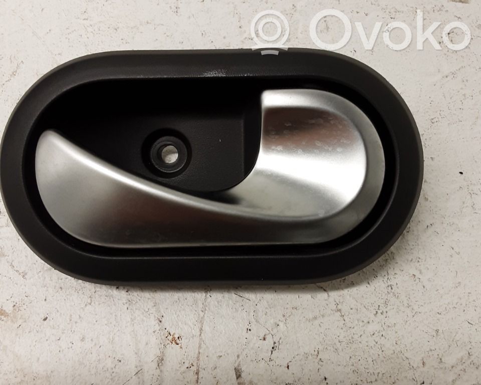 Dacia Duster Manecilla interna puerta delantera 