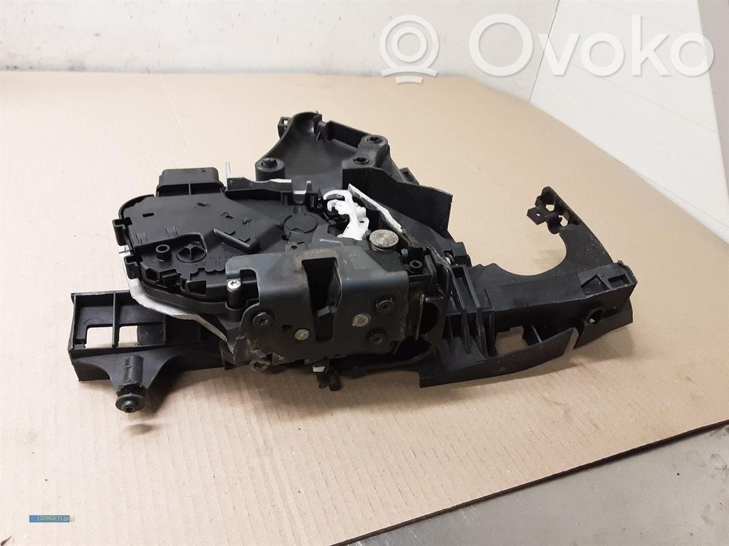 Volvo V50 Priekšpusē slēdzene 