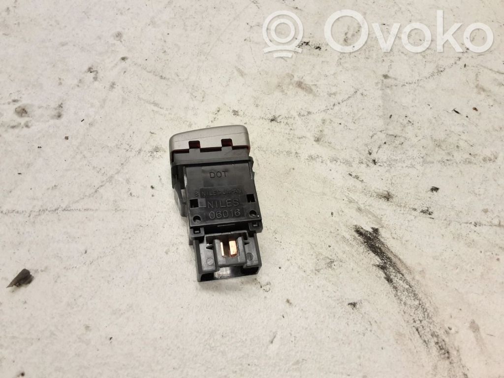 Subaru Forester SG Hazard light switch 