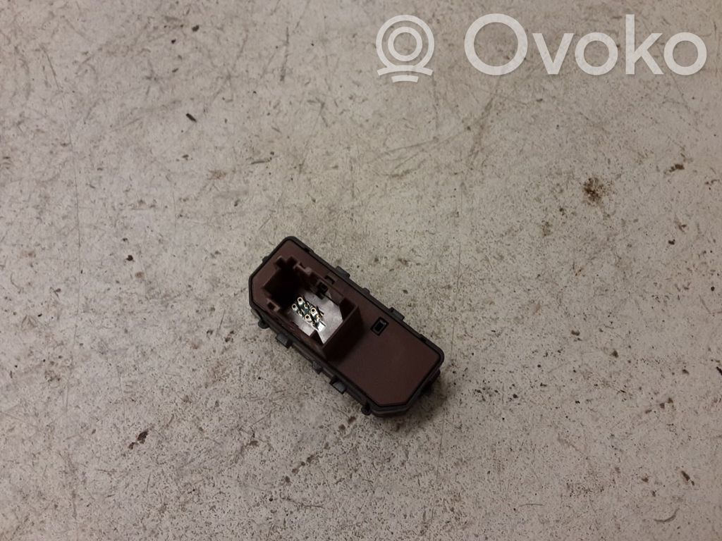 Central locking switch button   649049
