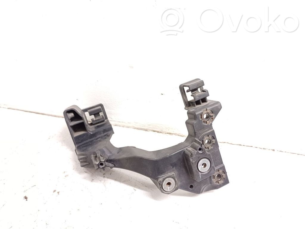 Front bumper mounting bracket